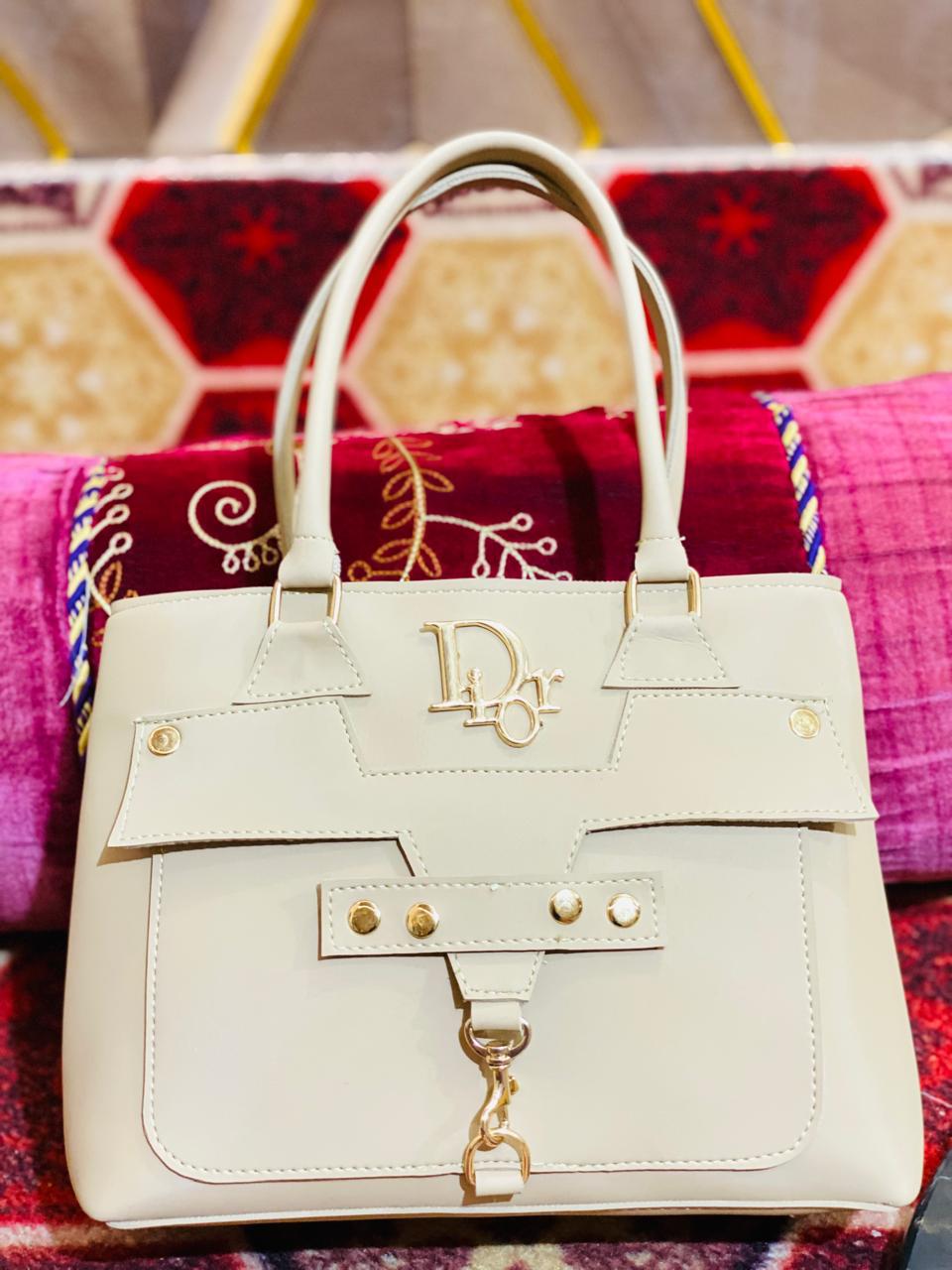 Luxury Cream Handbag for Women – Designer-Inspired Tote with Gold Detailing