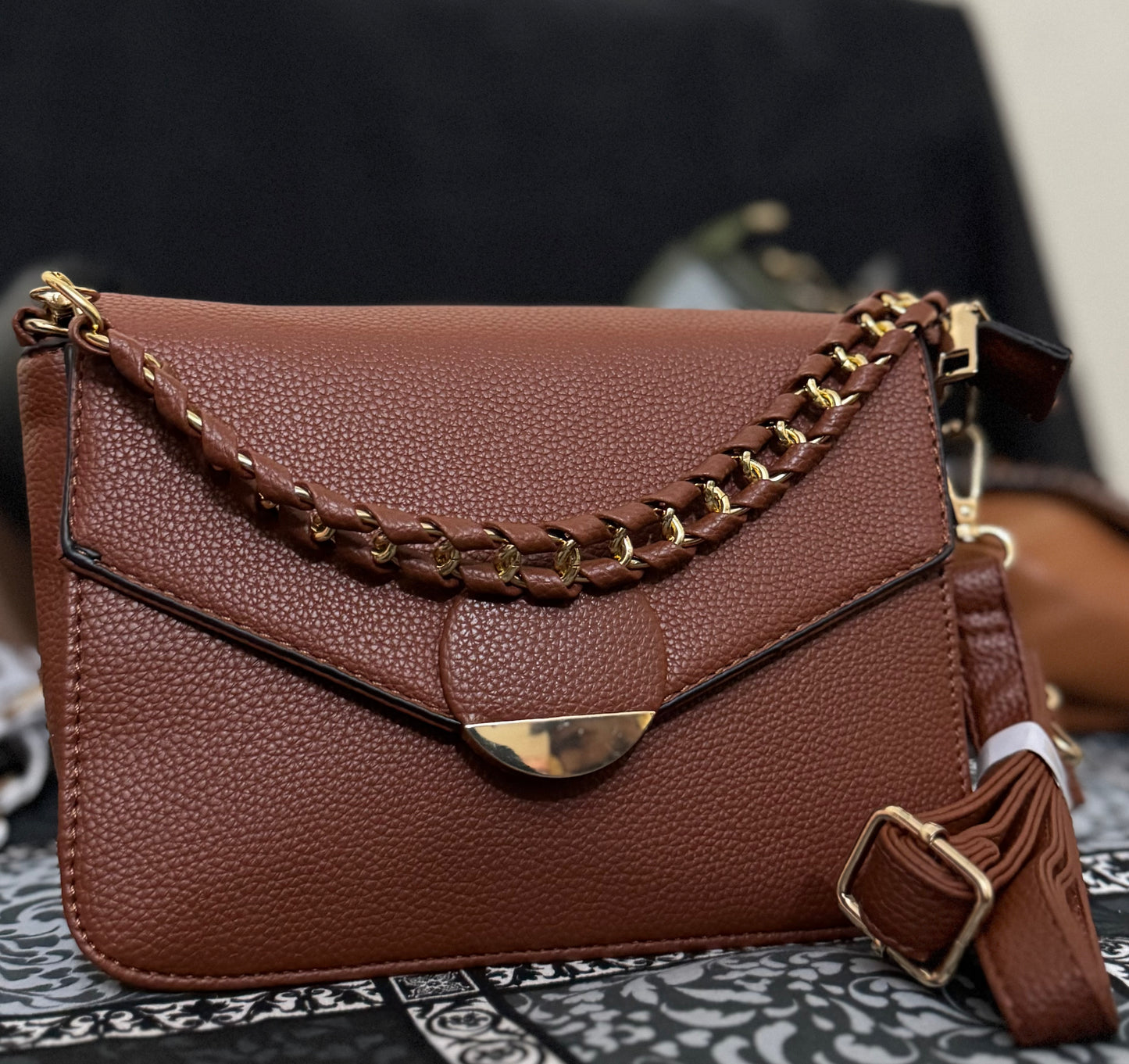 Elegant Chain Crossbody Shoulder Bag – Luxury Everyday Handbag for Women